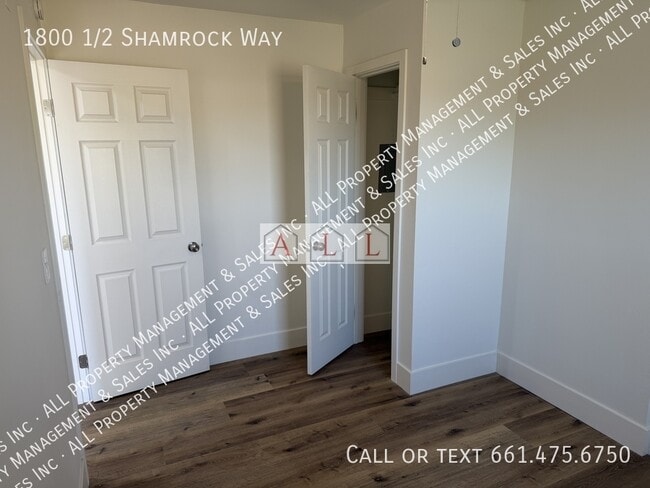 Building Photo - 1800 1/2 Shamrock Way-