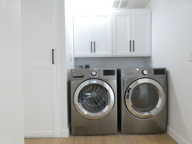 Building Photo - 5346 Lexington Ave