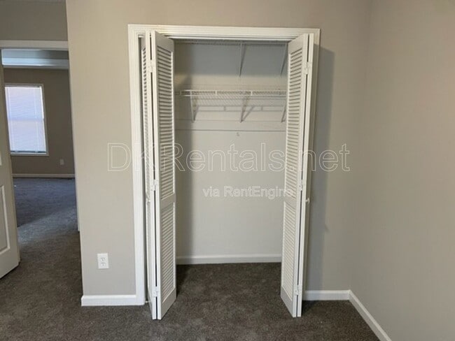 Building Photo - 1092 Dassow Ct