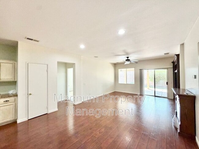 Building Photo - 33205 Gypsum St