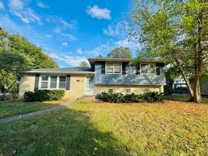 Building Photo - 1136 Laurel Ln