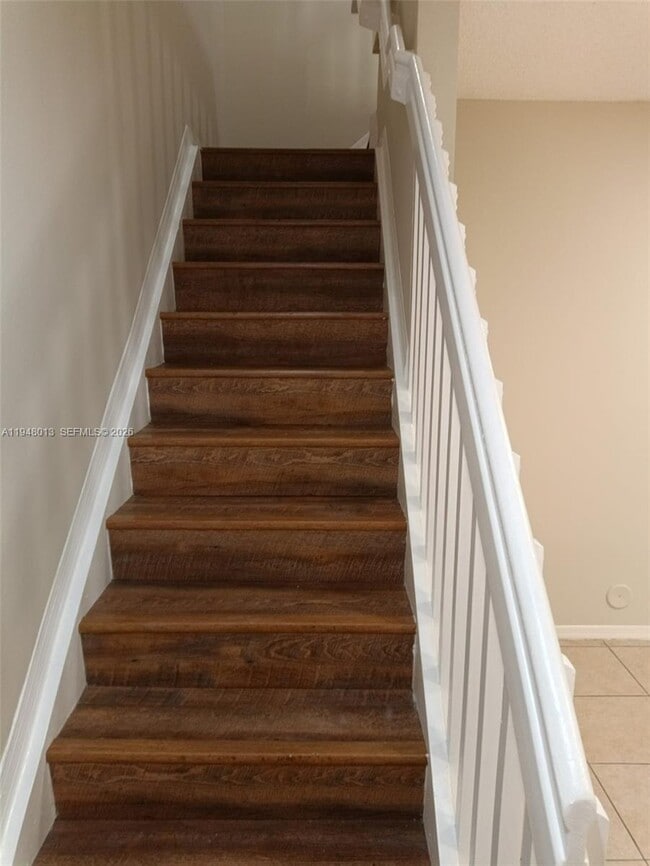 Building Photo - 4210 NE 22nd Dr