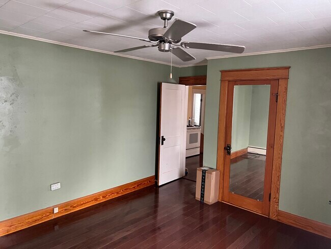 Building Photo - 121 Palm St