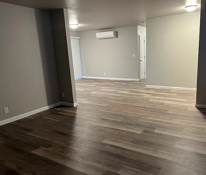 Building Photo - 8853 Lawrence Dr SE