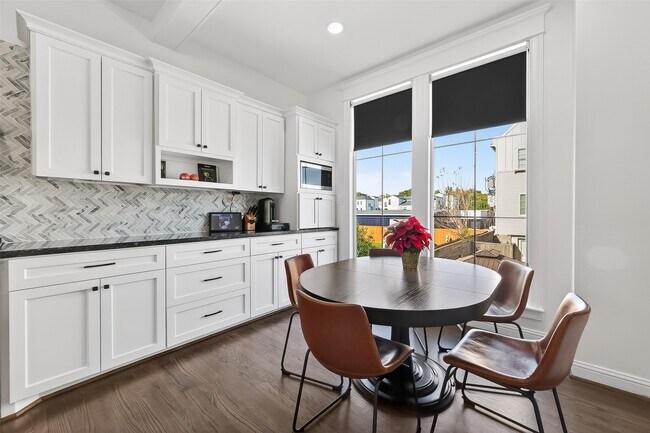 Building Photo - 1303 Upland Retreat Dr