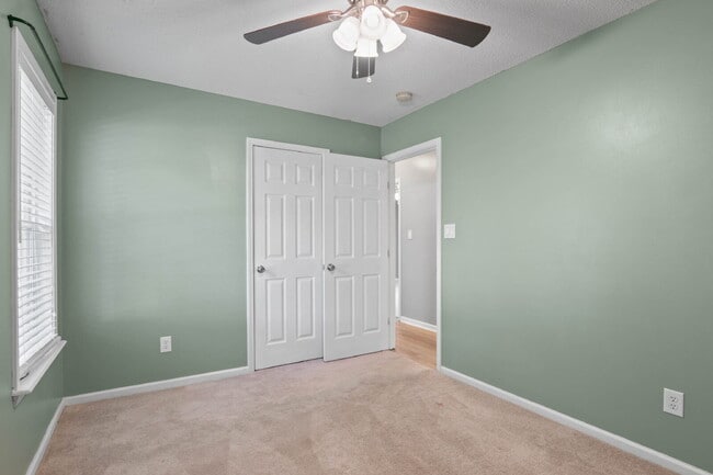 Building Photo - "Charming 3-Bedroom Sanctuary with 2 Full ...