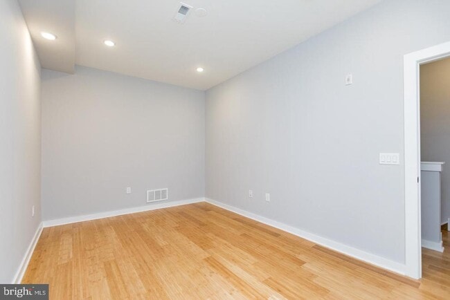 Building Photo - 2230 Frankford Ave