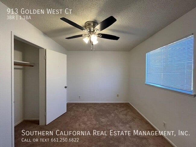 Building Photo - 913 Golden W Ct