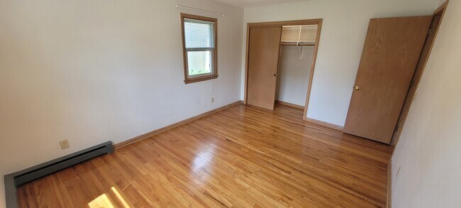 Building Photo - 922 High St