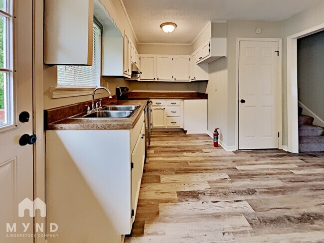 Building Photo - 2269 Belmore Ln