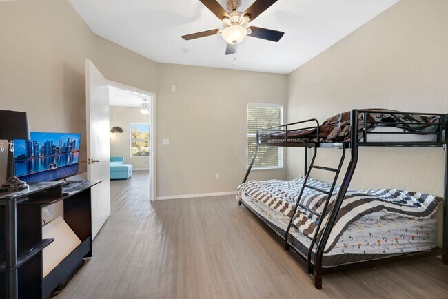 Building Photo - Bright Ground-Floor Condo in Gated Traverse Point with Pool & Spa Amenities