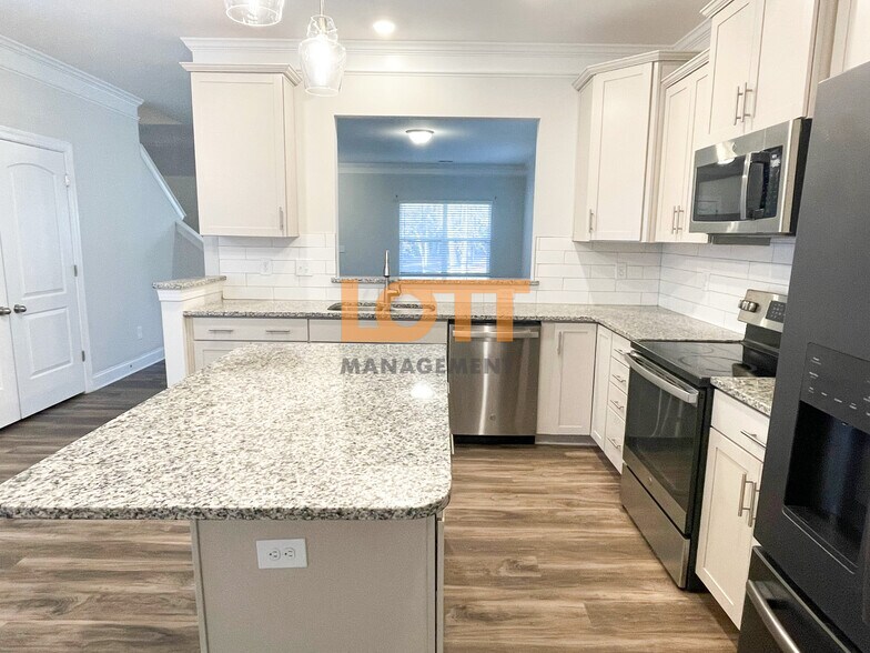 Building Photo - 344 Arnold Mill Rd