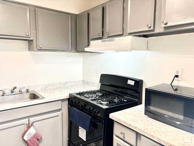 New stainless steel appliances - 3801 Swann Rd