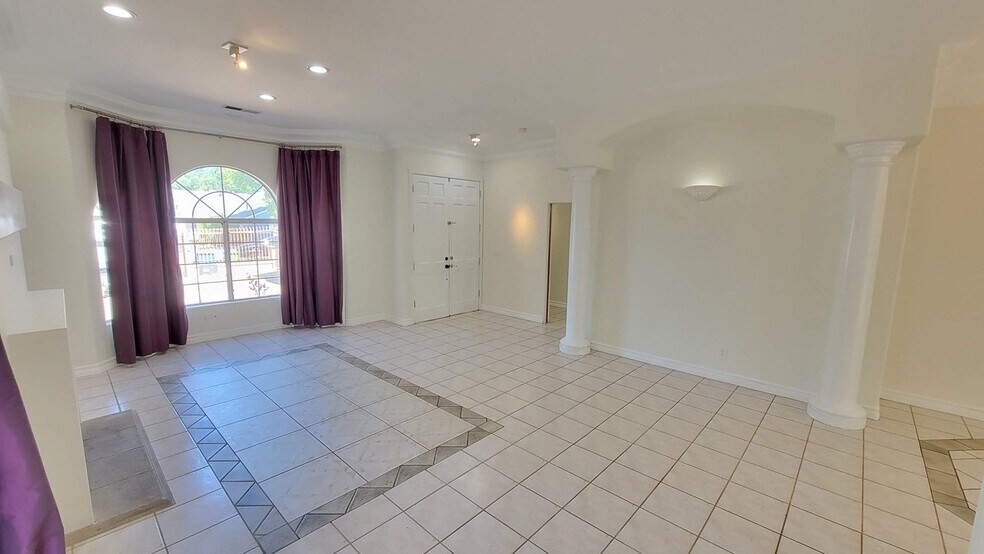 Building Photo - 6145 Shadyglade Ave