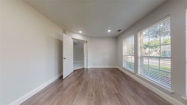 Building Photo - 15319 Cobblestone Point Ct