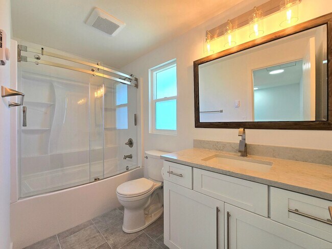 Building Photo - BlyLua