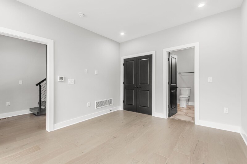 Building Photo - 1247 Perry St