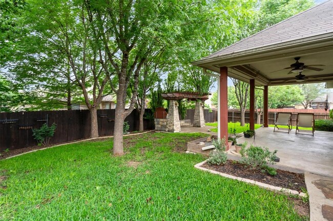 Building Photo - 390 Clarence Ct