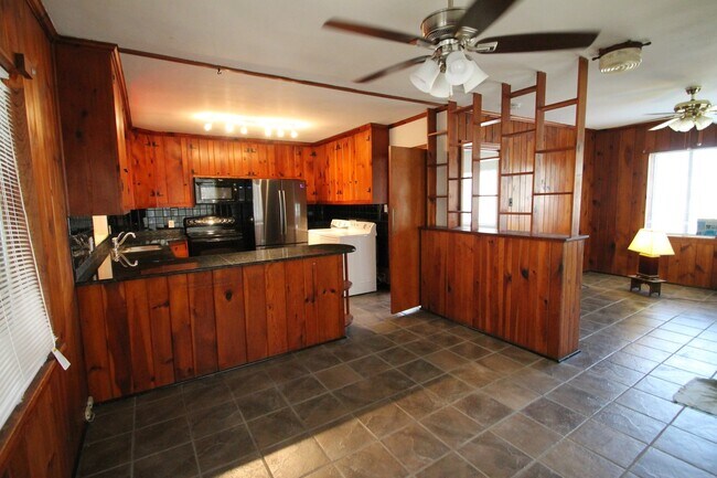 Building Photo - 2845 Blaney Rd