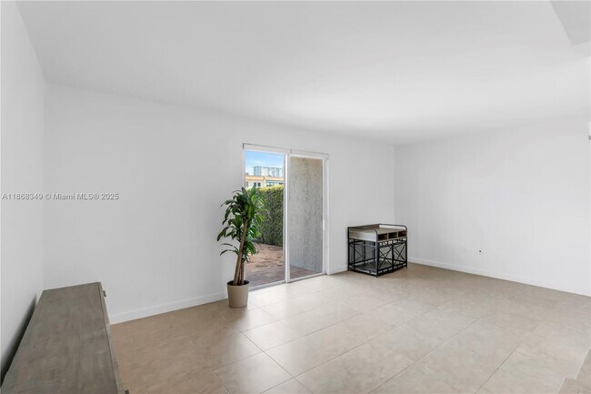 Building Photo - 3827 NE 166th St