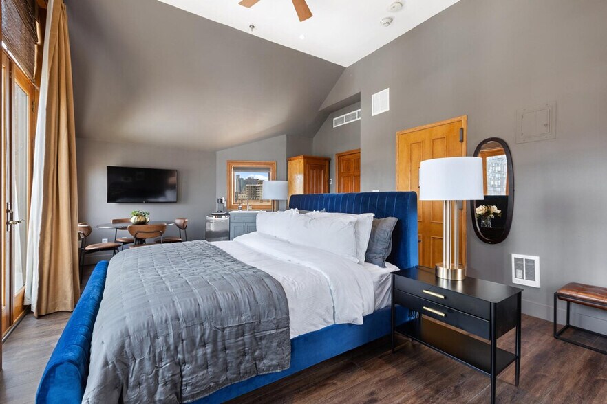 Building Photo - 100 Orchard St