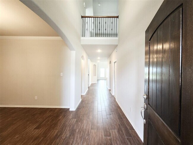 Building Photo - 14711 Sycamore Side Wy
