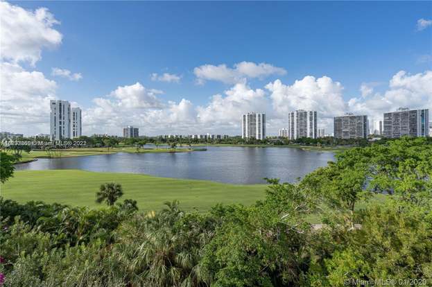 Building Photo - 19900 E Country Club Dr
