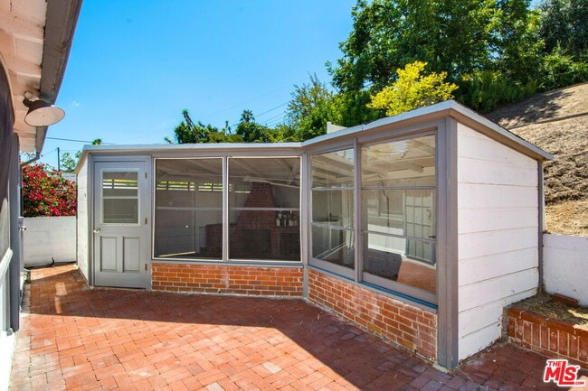 Building Photo - 5039 Marburn Ave