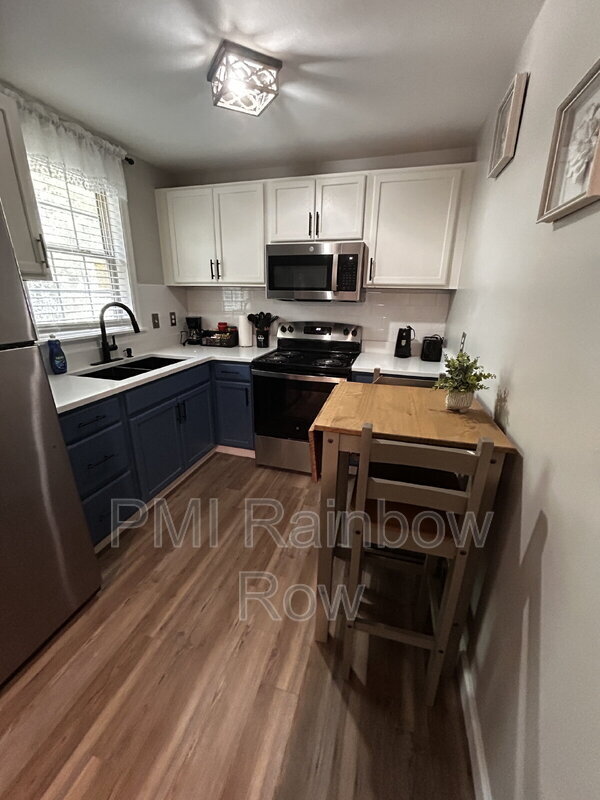 Building Photo - 144 Williman St