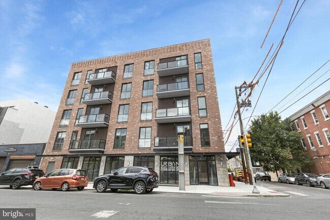 Building Photo - 1868 Frankford Ave