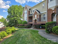 Building Photo - 14243 Richmond Park Ave