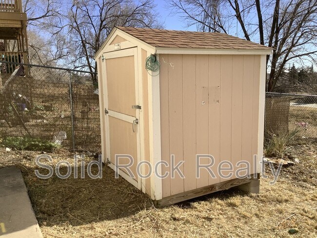 Building Photo - 1027 Westmoreland Rd