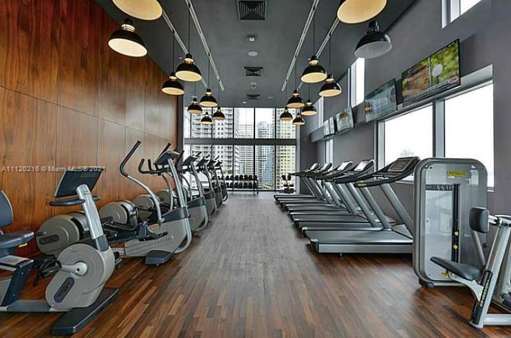 Building Photo - 1300 Brickell Bay Dr