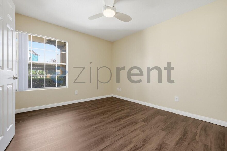 Building Photo - Unit 101