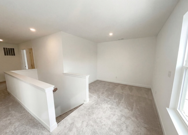 Building Photo - 2415 Fir Dr