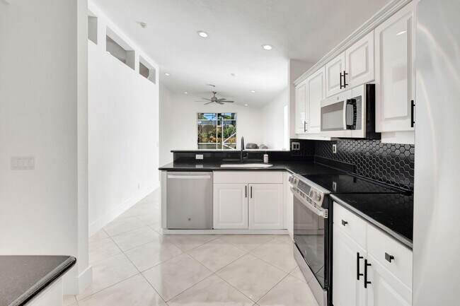 Building Photo - 11752 Dove Hollow Ave