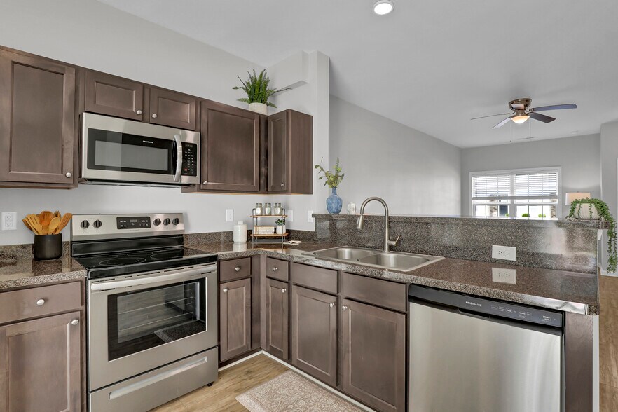 Building Photo - 141 Beacon Woods Dr