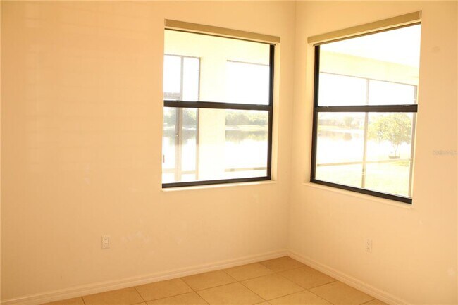 Building Photo - 629 Rosemary Cir