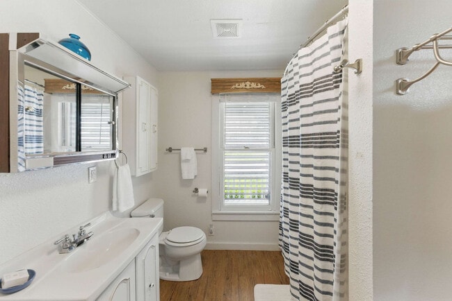 Building Photo - 175 Fredericksburg Rd