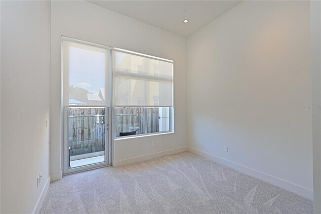 Building Photo - 221 Cosmopolitan Ct