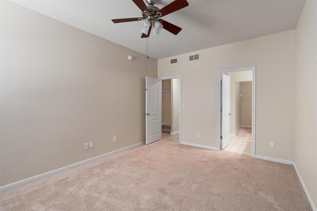 Building Photo - 1606 Sanders