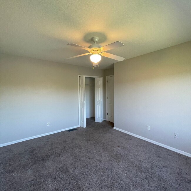 Building Photo - 621 Washington Palm Loop
