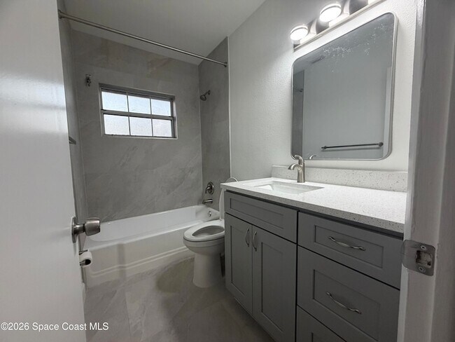 Building Photo - 154 Crescent Beach Dr