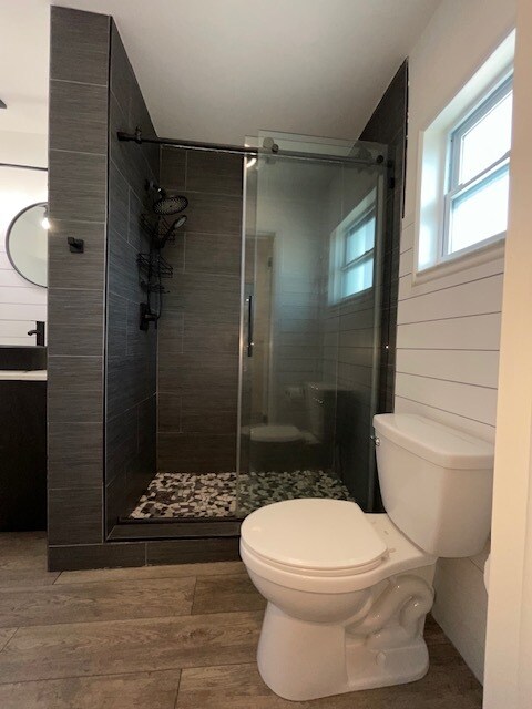 Building Photo - 8811 Bay Pointe Dr