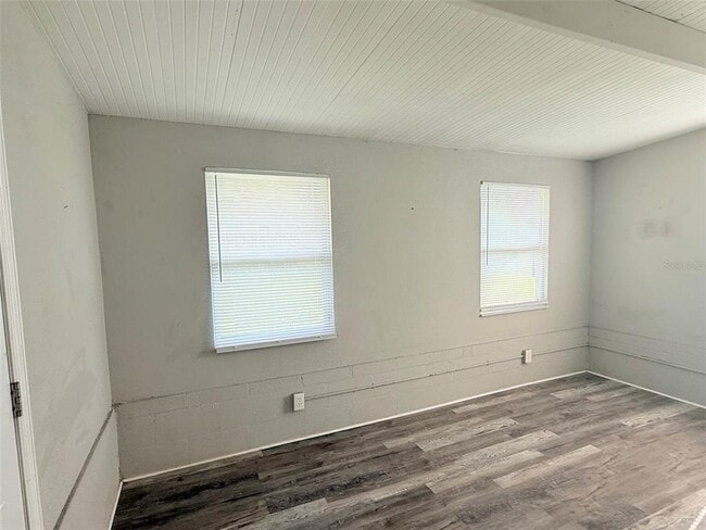 Building Photo - 6041 43rd Ave N
