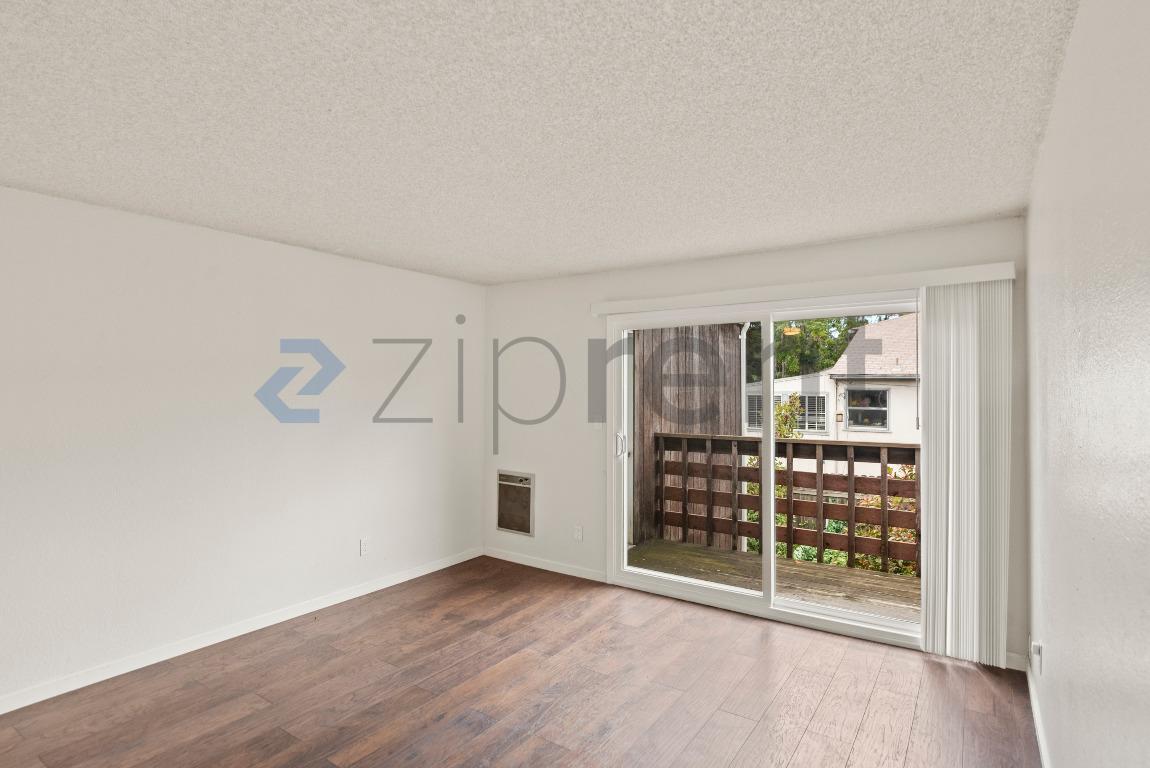 Building Photo - 2837 55th Ave