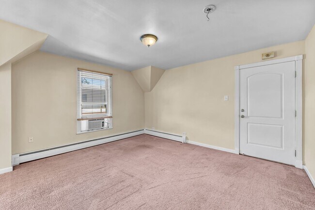 Building Photo - 1151 Monroe St