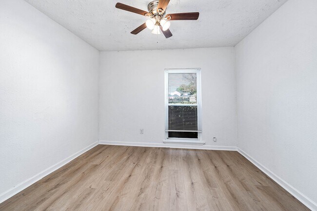 Building Photo - 24007 Pepperrell Pl St