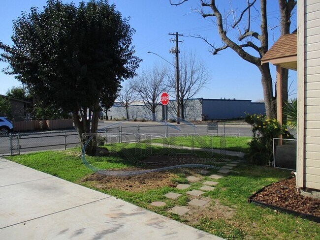 Building Photo - 830 Wilkie Way