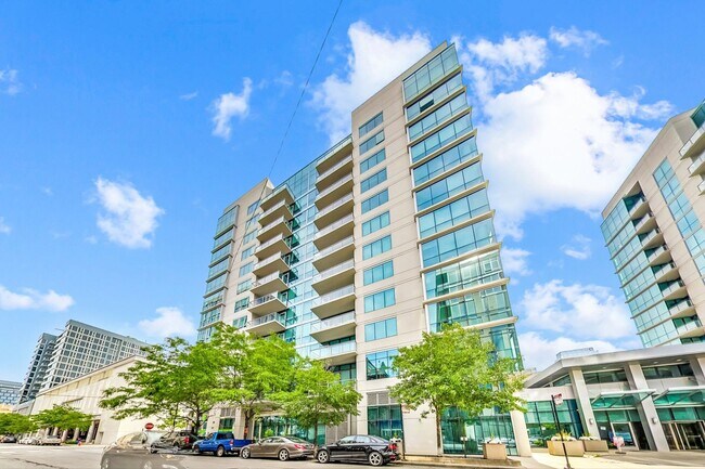 Building Photo - 123 S Green St